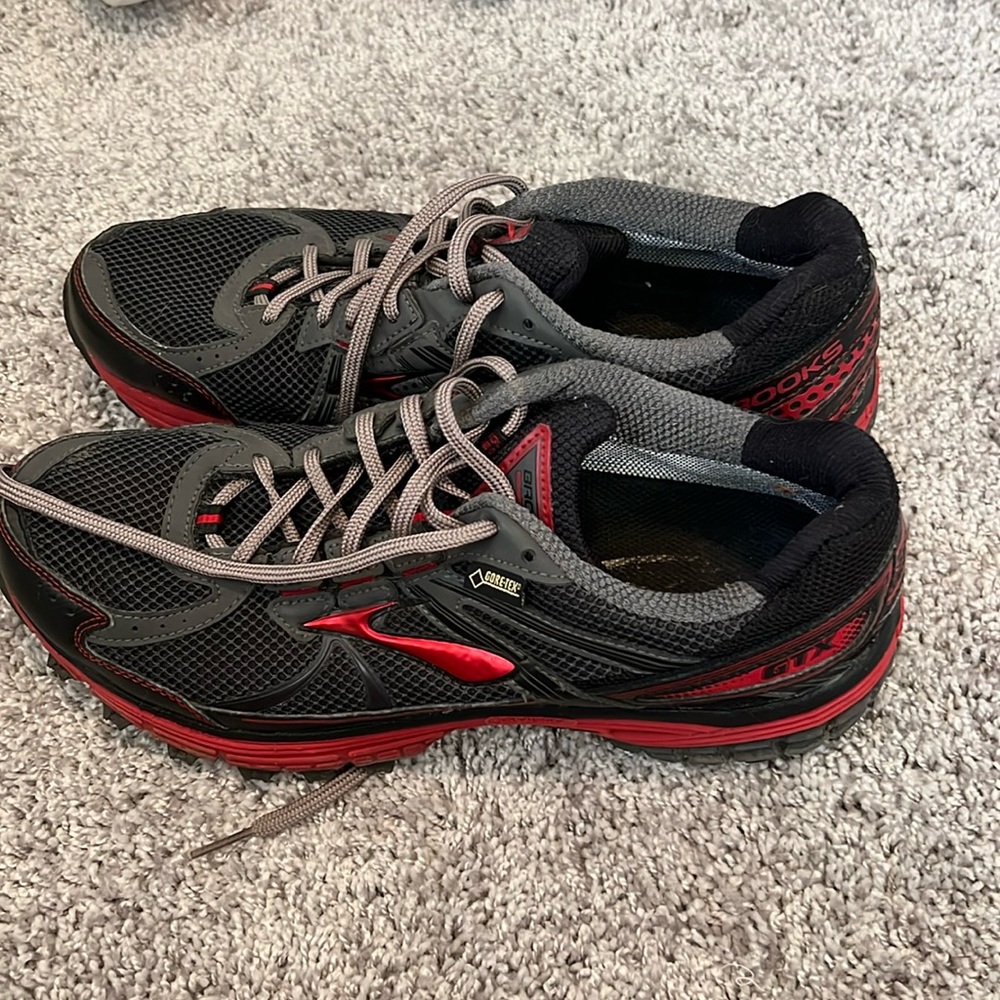 Brooks GoreTex waterproof shoes 11